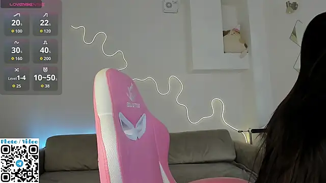 Snapshot of Helen_Spark chatting on November 2025 02:01:02 AM Helen Spark online show from November 2025 02:01:02 AM