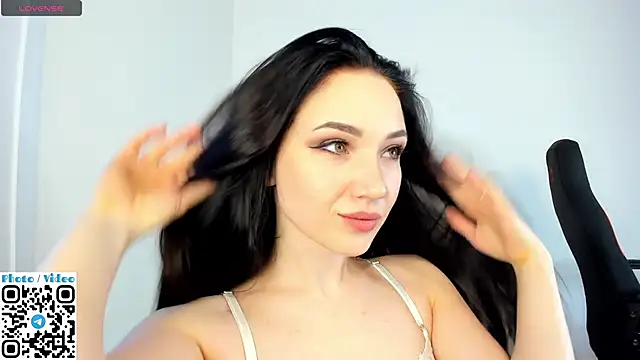 Snapshot of Helen_Spark chatting on November 2025 02:35:01 AM Helen Spark online show from November 2025 02:35:01 AM