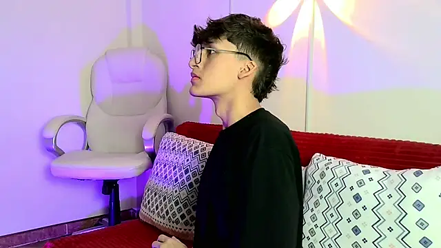 Snapshot of bellmontneon chatting on October 2025 11:21:02 AM bellmontneon online show from October 2025 11:21:02 AM