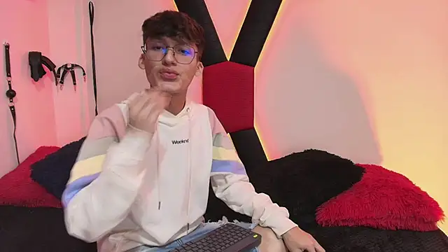 Snapshot of bellmontneon chatting on November 2025 11:31:02 AM bellmontneon online show from November 2025 11:31:02 AM