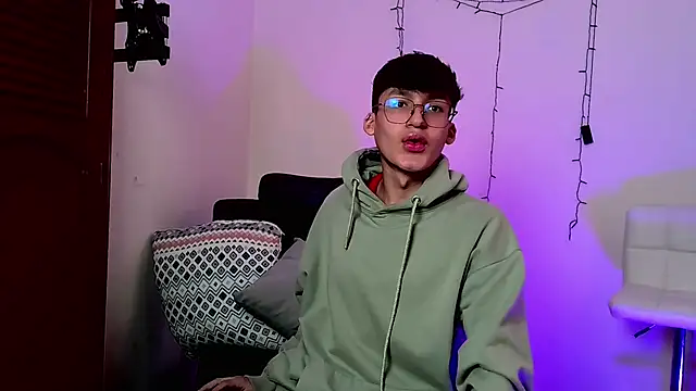 Snapshot of bellmontneon chatting on November 2025 11:21:01 AM bellmontneon online show from November 2025 11:21:01 AM