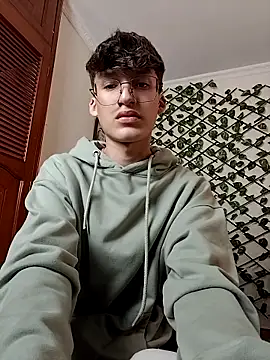 Snapshot of bellmontneon chatting on November 2025 12:15:02 PM bellmontneon online show from November 2025 12:15:02 PM