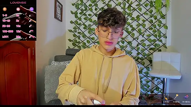 Snapshot of bellmontneon chatting on November 2025 11:32:02 AM bellmontneon online show from November 2025 11:32:02 AM