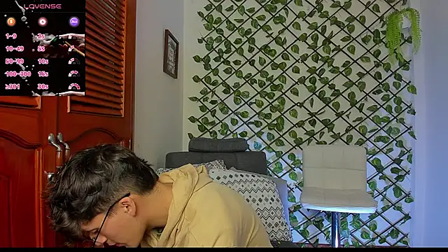 Snapshot of bellmontneon chatting on November 2025 11:31:01 AM bellmontneon online show from November 2025 11:31:01 AM