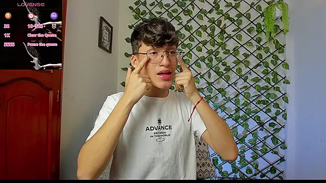 Snapshot of bellmontneon chatting on November 2025 11:21:01 AM bellmontneon online show from November 2025 11:21:01 AM