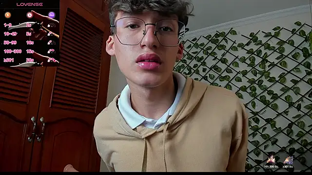 Snapshot of bellmontneon chatting on November 2025 12:08:02 PM bellmontneon online show from November 2025 12:08:02 PM