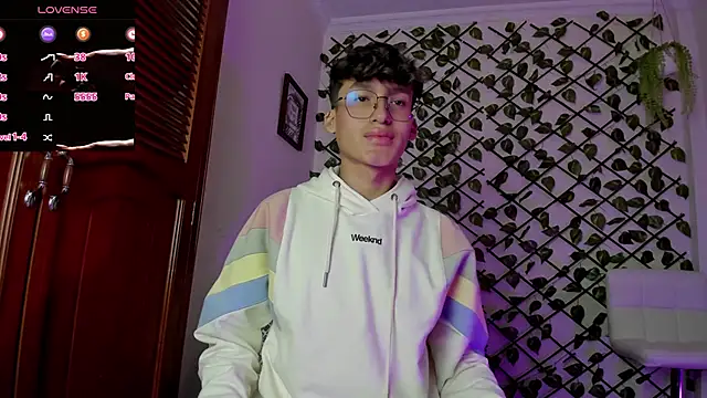 Snapshot of bellmontneon chatting on December 2025 12:09:01 PM bellmontneon online show from December 2025 12:09:01 PM