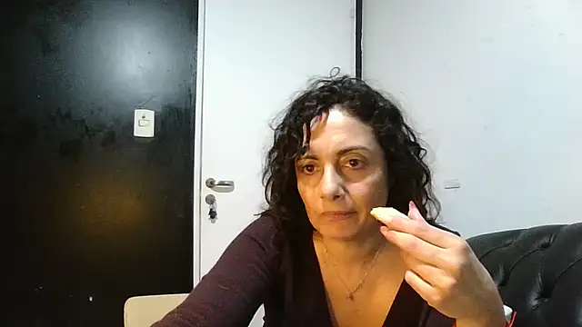 dulcefanny online show from July 2026 10:23:01 PM