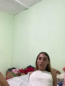 Snapshot of loirinhaaa chatting on December 2025 11:12:02 PM loirinhaaa online show from December 2025 11:12:02 PM