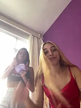 loirinhaaa online show from April 2026 06:49:02 PM