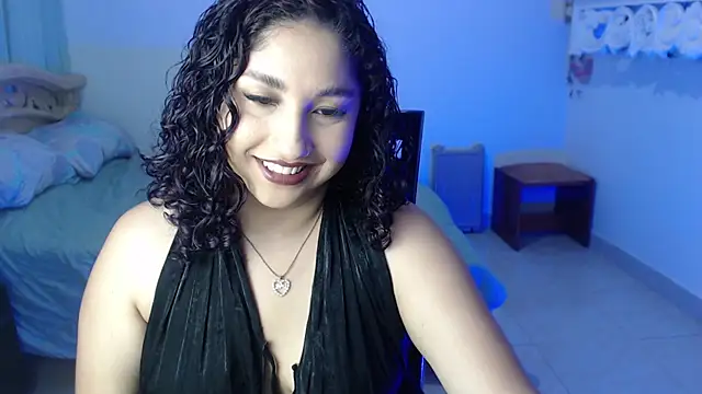 Snapshot of Gia_Dior chatting on September 2025 09:07:02 PM Gia Dior online show from September 2025 09:07:02 PM