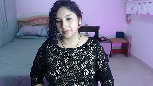 Snapshot of Gia_Dior chatting on October 2025 01:11:01 AM Gia Dior online show from October 2025 01:11:01 AM