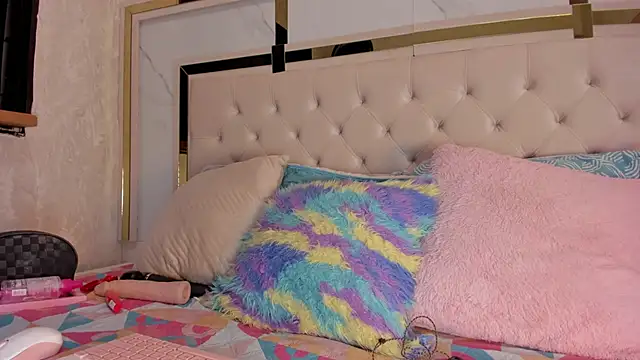 mia vy online show from January 2026 07:06:02 PM