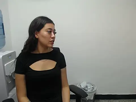 Snapshot of Alice-08 chatting on May 2026 02:44:02 PM Alice-08 online show from May 2026 02:44:02 PM