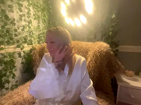 BonnyDesire online show from November 2025 07:18:01 PM