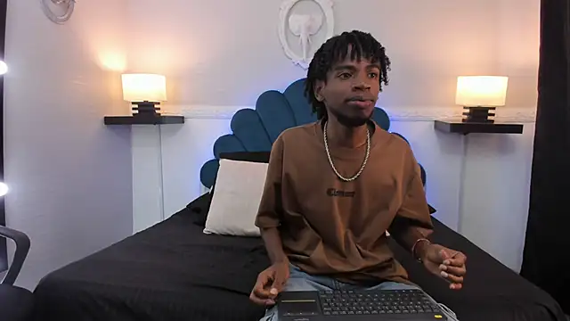 Snapshot of AllexJacob chatting on September 2025 01:35:01 PM AllexJacob online show from September 2025 01:35:01 PM