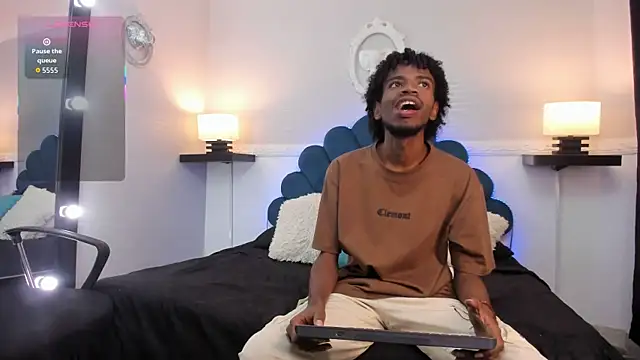 Snapshot of AllexJacob chatting on October 2025 01:23:02 PM AllexJacob online show from October 2025 01:23:02 PM