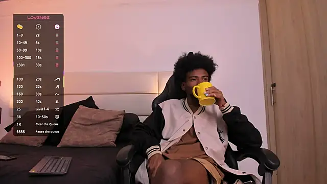 Snapshot of AllexJacob chatting on November 2025 12:59:02 PM AllexJacob online show from November 2025 12:59:02 PM