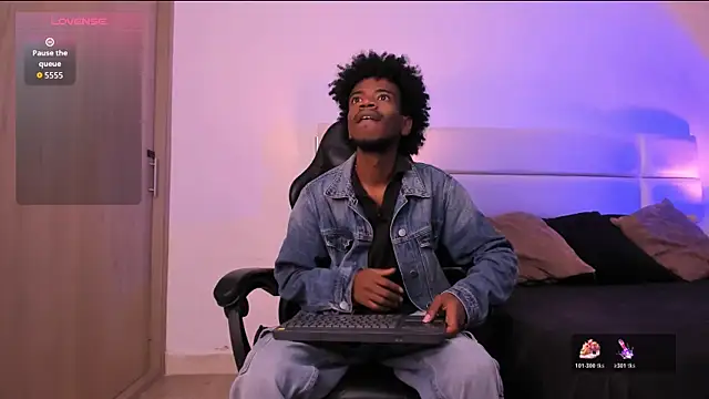 Snapshot of AllexJacob chatting on November 2025 01:00:02 PM AllexJacob online show from November 2025 01:00:02 PM