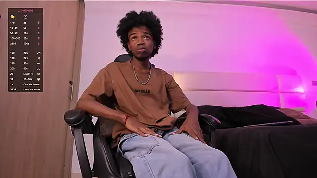 Snapshot of AllexJacob chatting on December 2025 01:15:01 PM AllexJacob online show from December 2025 01:15:01 PM