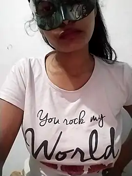 ms-naina online show from April 2026 07:29:02 PM