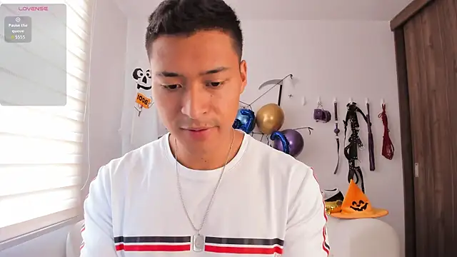 Snapshot of abu_dhabi_21 chatting on October 2025 02:43:02 PM abu dhabi 21 online show from October 2025 02:43:02 PM