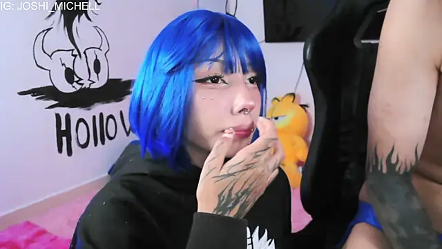 Everlong  online show from November 2025 02:21:01 AM