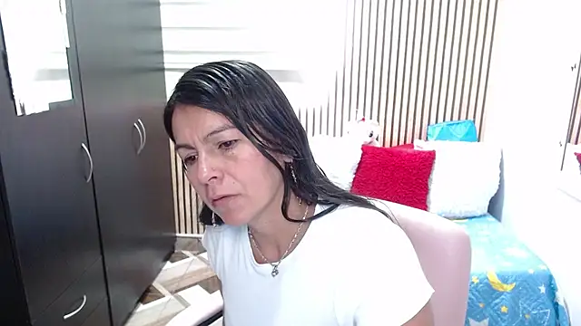 camilavargas  online show from May 2026 08:43:02 PM