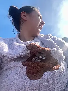 Emilie 1 online show from February 2026 02:48:01 PM