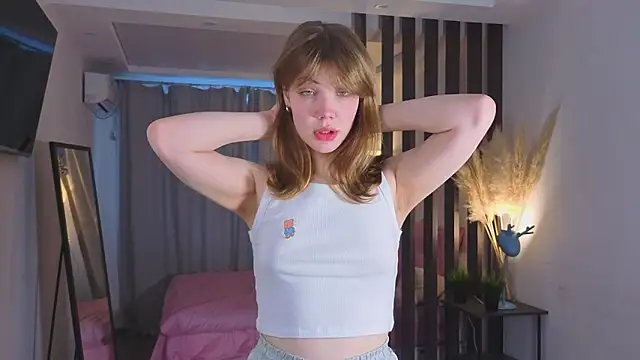 pienaple online show from February 2026 04:02:01 AM