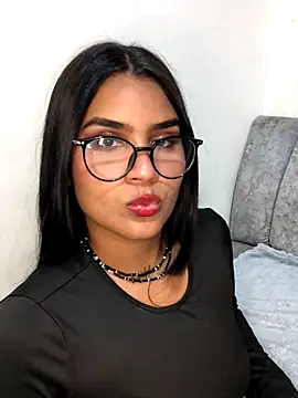 Renata Zoe online show from November 2025 02:10:01 AM