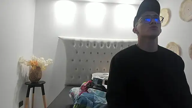 SalvadorFit online show from February 2026 08:29:02 PM