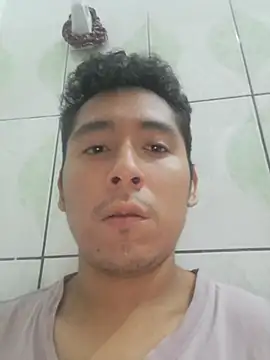 Snapshot of latinbigcock1_ chatting on October 2025 01:50:01 AM latinbigcock1  online show from October 2025 01:50:01 AM