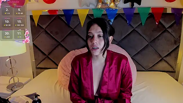 Snapshot of MeganMyerss_ chatting on September 2025 08:03:01 PM MeganMyerss online show from September 2025 08:03:01 PM