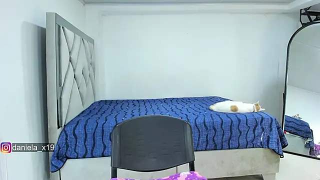 Daniela x19 online show from October 2025 02:44:01 AM