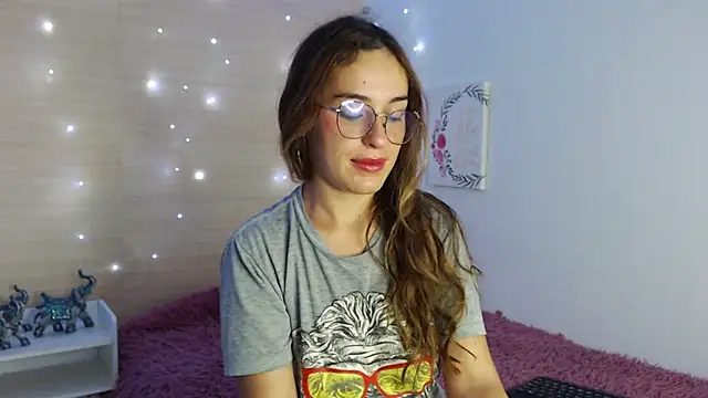 Snapshot of kat_desiree chatting on October 2025 11:32:02 AM kat desiree online show from October 2025 11:32:02 AM