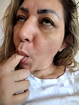 Lunita86 online show from February 2026 02:36:01 PM