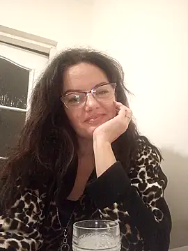 ValeriaLove43211 online show from October 2025 06:37:01 PM