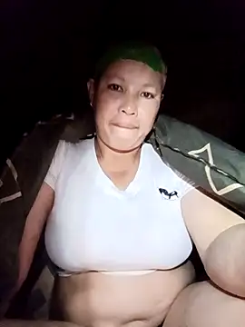 Snapshot of callistra chatting on November 2025 12:00:02 PM callistra online show from November 2025 12:00:02 PM