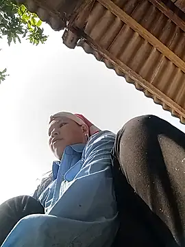 Snapshot of callistra chatting on December 2025 03:44:01 AM callistra online show from December 2025 03:44:01 AM