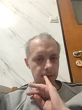 szajbusek41 online show from January 2026 03:39:01 PM