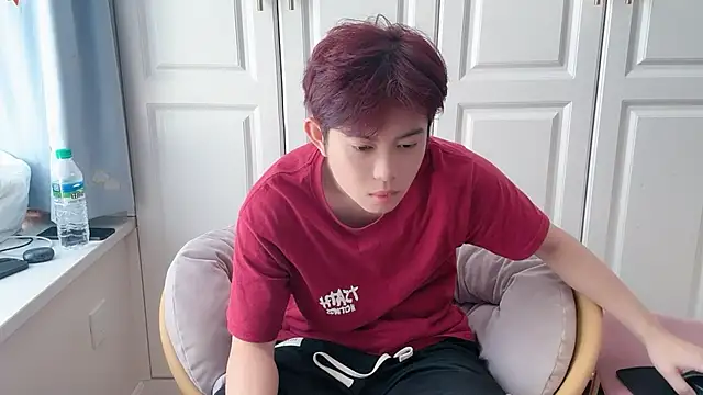 Snapshot of xlong00099 chatting on October 2025 04:10:02 AM xlong00099 online show from October 2025 04:10:02 AM