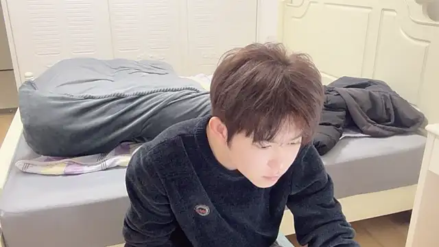 Snapshot of xlong00099 chatting on November 2025 10:32:01 PM xlong00099 online show from November 2025 10:32:01 PM