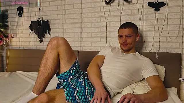 Snapshot of GarettVoss chatting on October 2025 06:26:01 AM GarettVoss online show from October 2025 06:26:01 AM