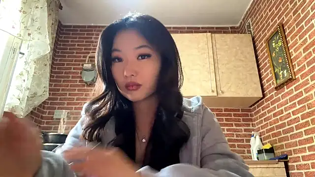 EmmaLeexth online show from April 2026 10:24:01 AM