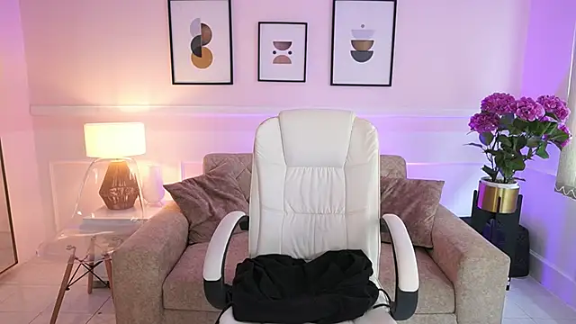 BillieBrownn online show from October 2025 07:05:01 PM