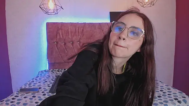 Snapshot of Miahotvibes chatting on October 2025 06:49:02 PM Miahotvibes online show from October 2025 06:49:02 PM