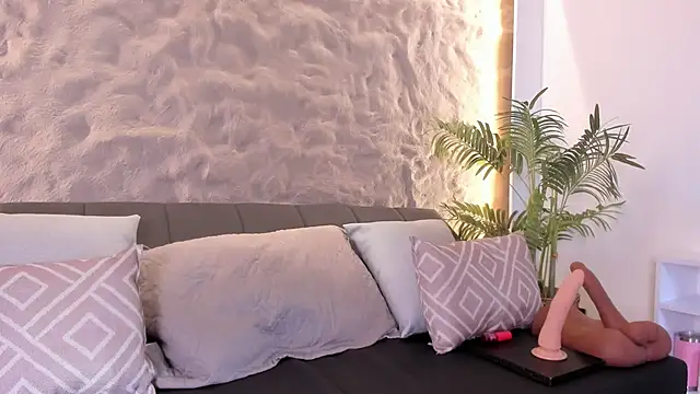 Naomy gyal online show from February 2026 07:24:02 PM