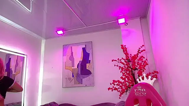 Kitty rouusse online show from October 2025 07:34:02 PM