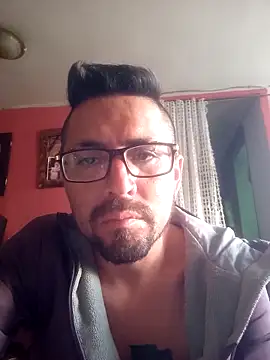 Snapshot of Lionardovssf35 chatting on October 2025 09:23:02 PM Lionardovssf35 online show from October 2025 09:23:02 PM